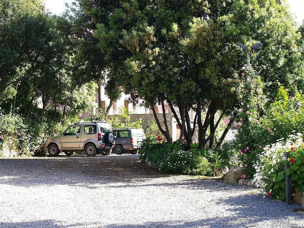 Residenza Locci - Rooms & Apartments Teulada